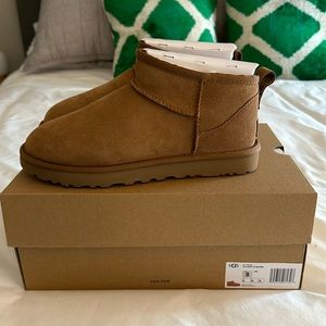 UGG Classic Ultra Mini Chestnut Women’s Size 8- Brand New
